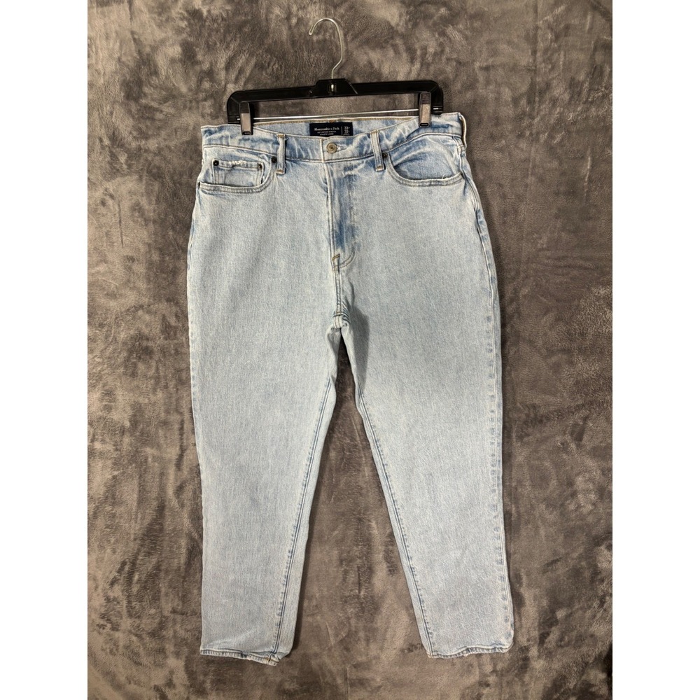 Abercrombie & Fitch Athletic Loose Light Wash Vintage Stretch Jeans 33x32